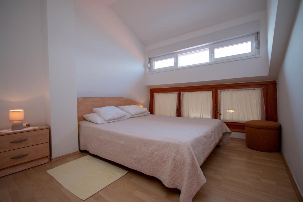 Apartments Matas Sukošan Buitenkant foto