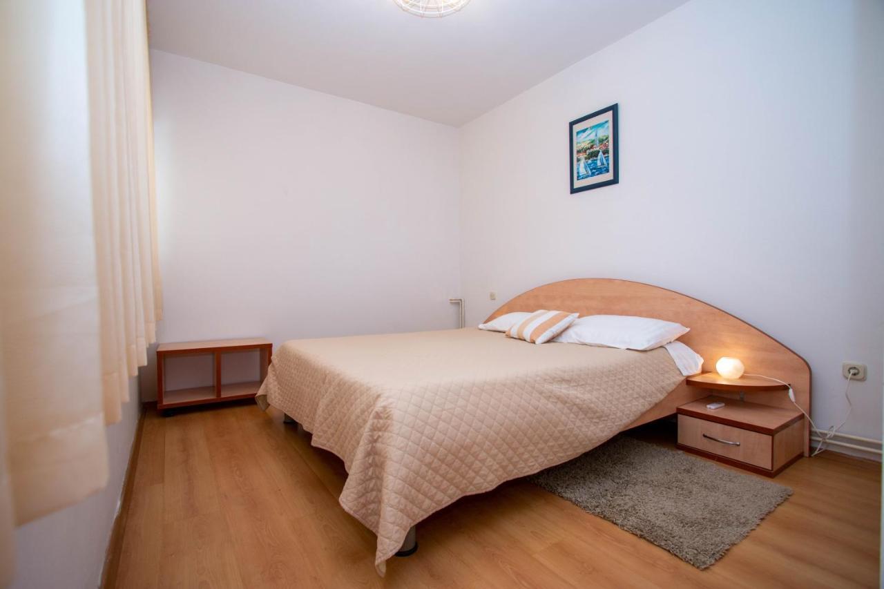 Apartments Matas Sukošan Buitenkant foto